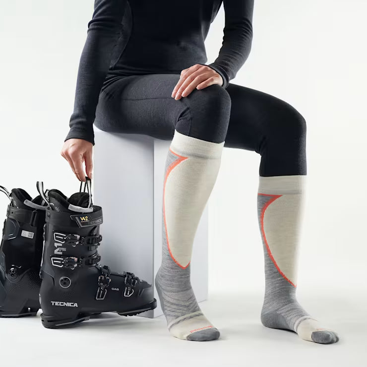 Smartwool Merino Women's Ski Extra Stretch Over The Calf Socks - Image 2
