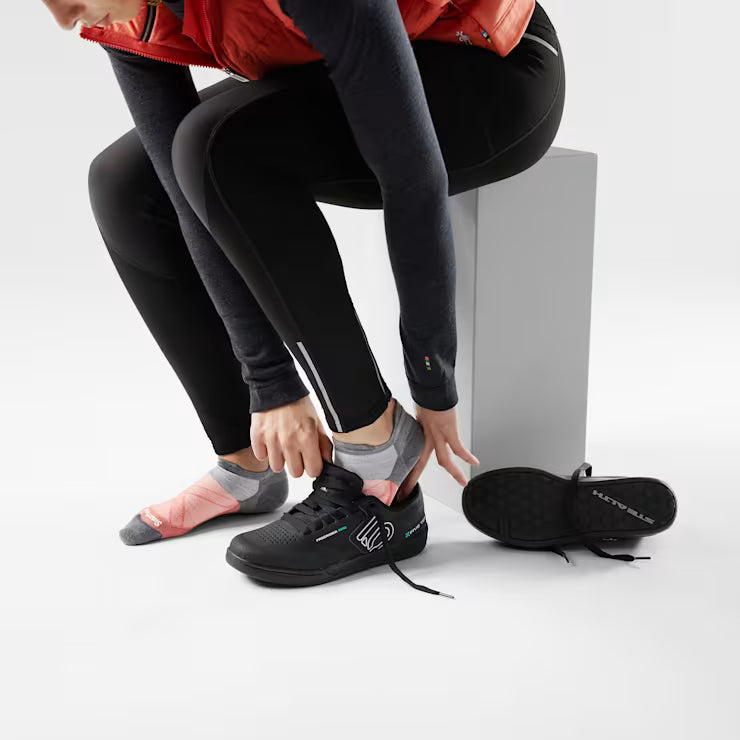 Smartwool Merino Women's Bike Low Ankle Socks - Image 2