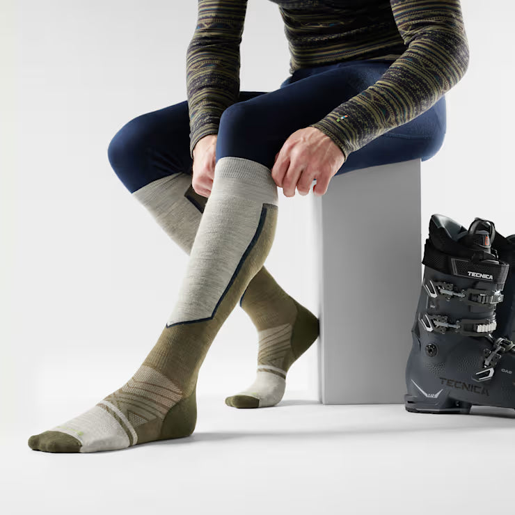 Smartwool Merino Ski Over The Calf Socks - Image 2